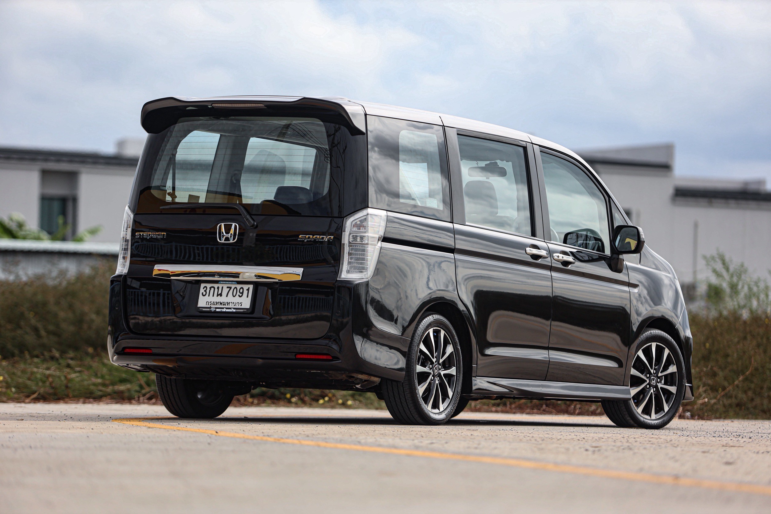 Honda Stepwagon Spada 2.0 E PF-รถบ้านมือสอง