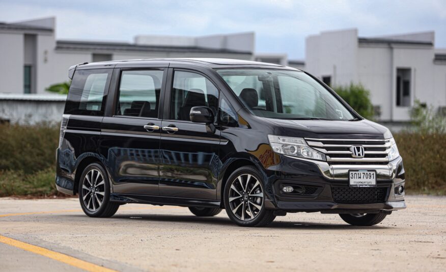 Honda Stepwagon Spada 2.0 E PF-รถบ้านมือสอง