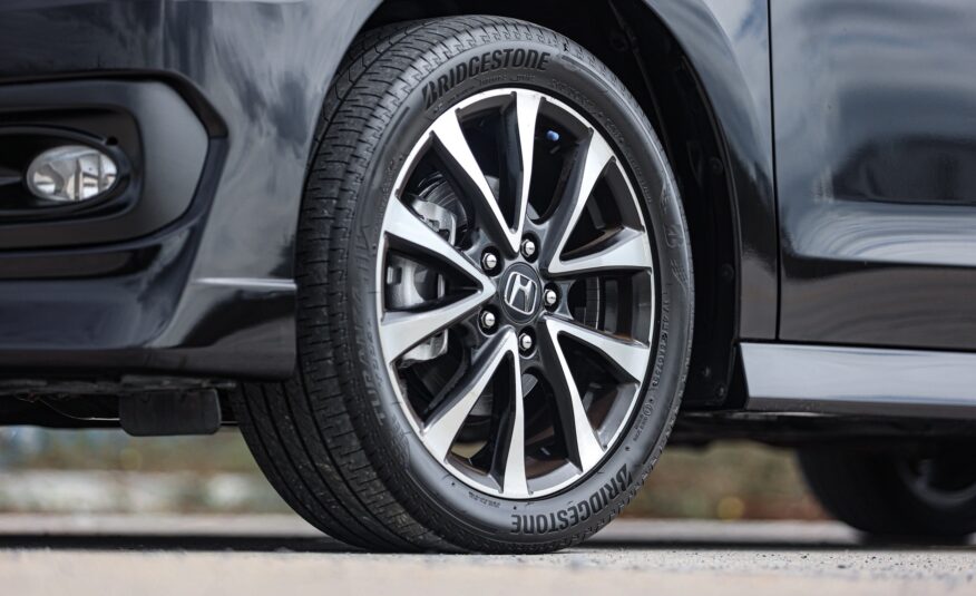 Honda Stepwagon Spada 2.0 E PF-รถบ้านมือสอง