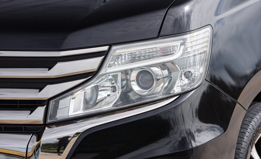Honda Stepwagon Spada 2.0 E PF-รถบ้านมือสอง