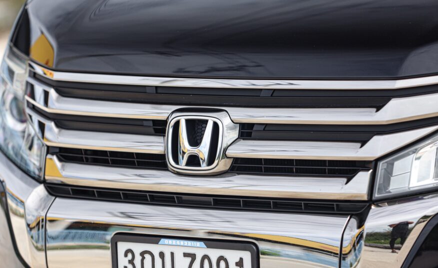 Honda Stepwagon Spada 2.0 E PF-รถบ้านมือสอง