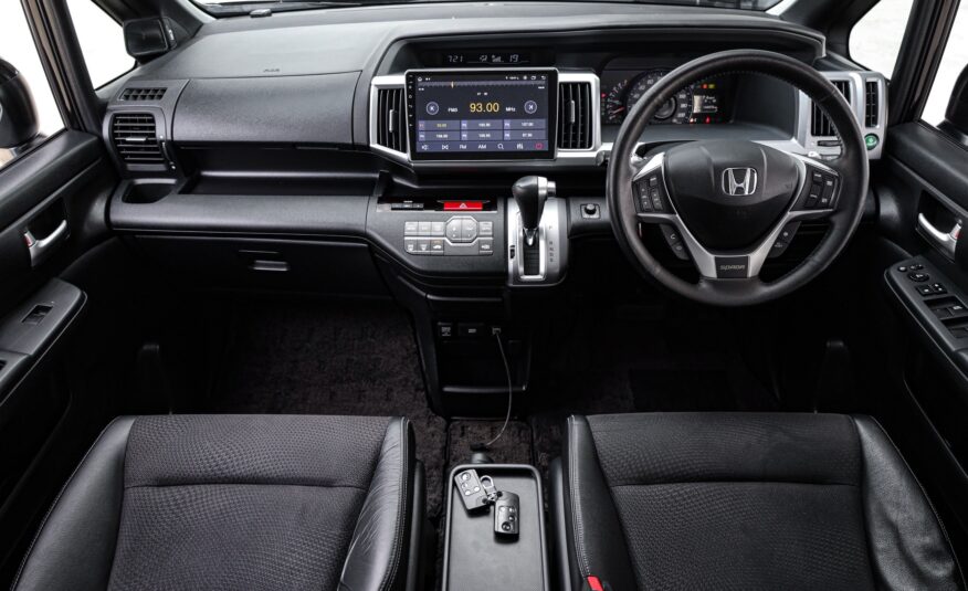 Honda Stepwagon Spada 2.0 E PF-รถบ้านมือสอง