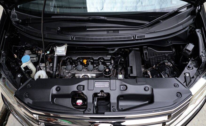 Honda Stepwagon Spada 2.0 E PF-รถบ้านมือสอง