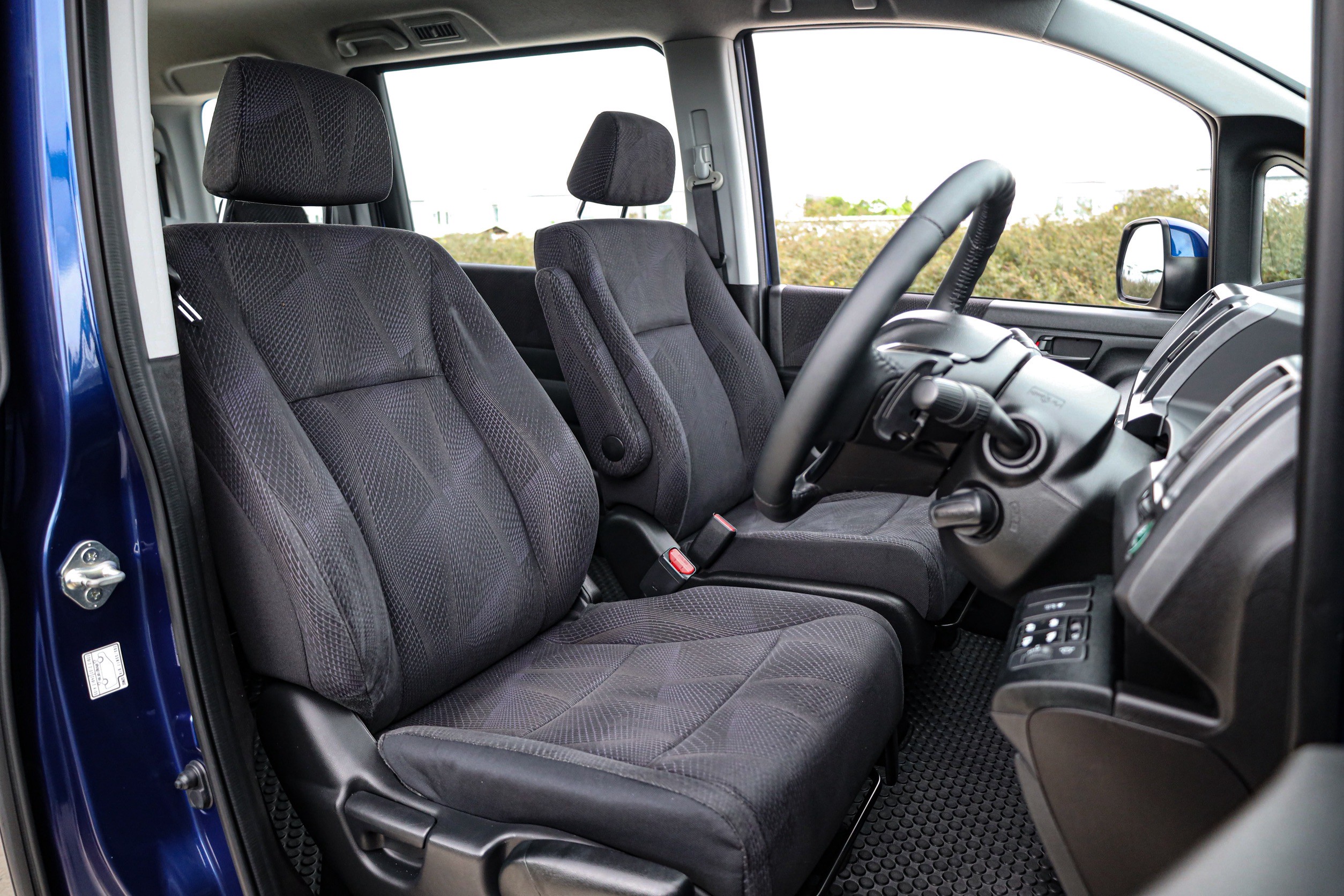 Honda Stepwagon Spada 2.0 PF-รถบ้านมือสอง