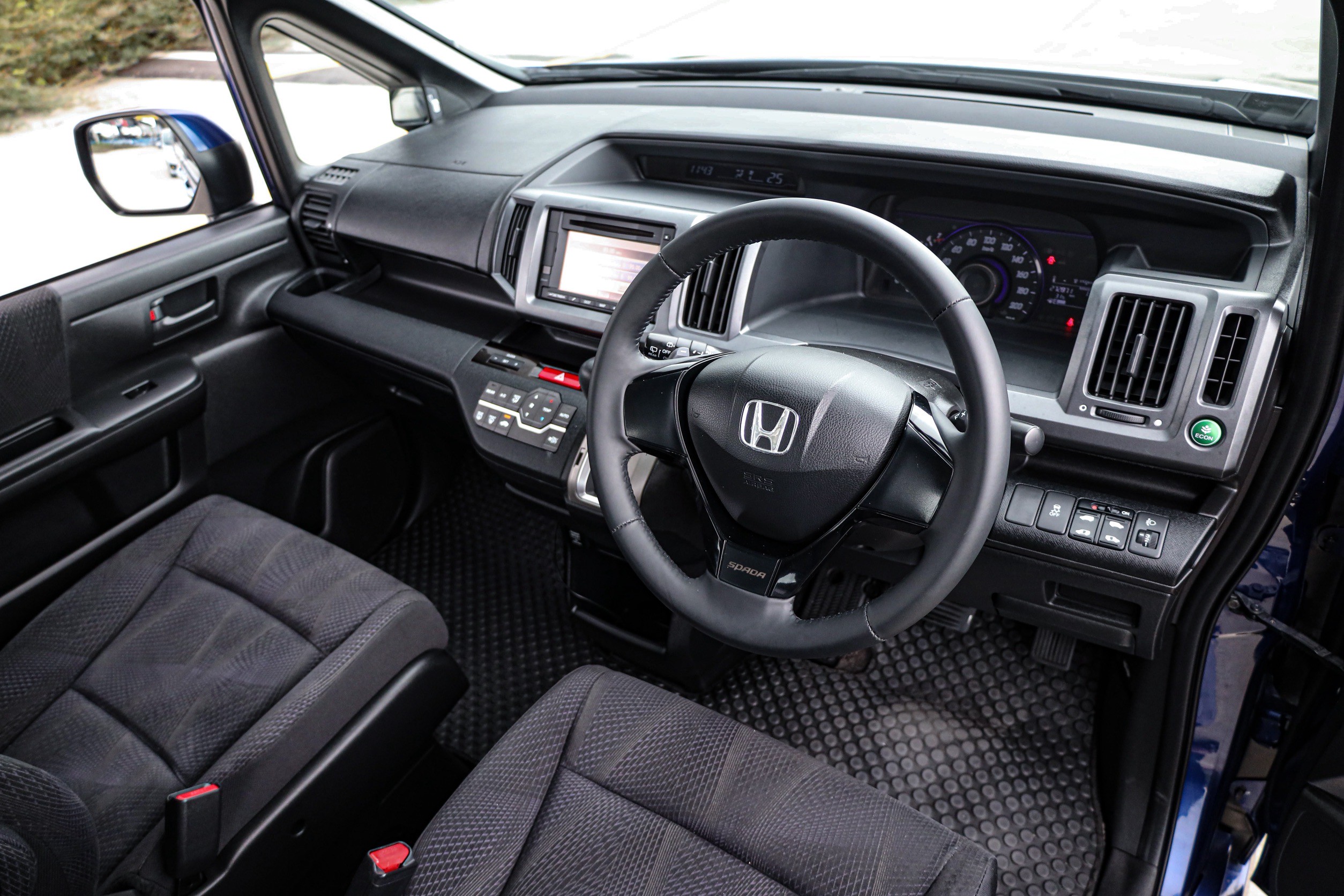 Honda Stepwagon Spada 2.0 PF-รถบ้านมือสอง