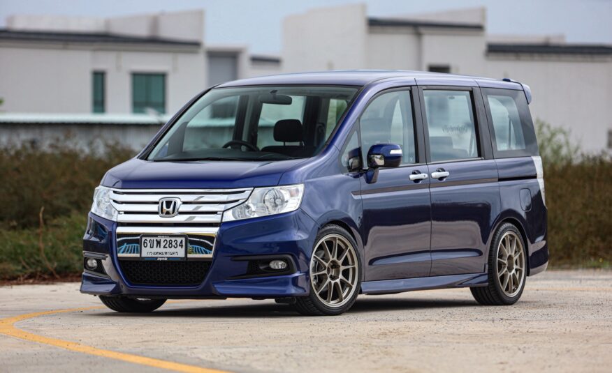 Honda Stepwagon Spada 2.0 PF-รถบ้านมือสอง