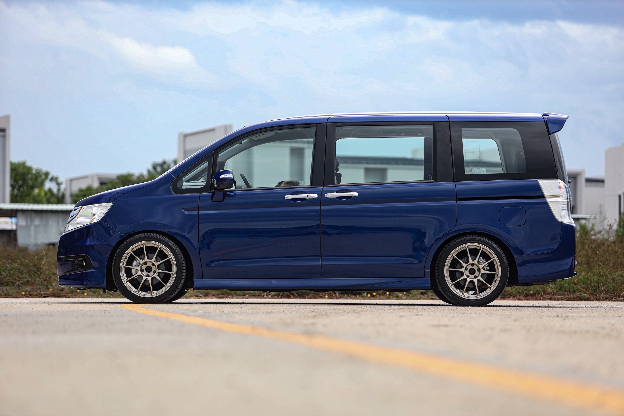 Honda Stepwagon Spada 2.0 PF-รถบ้านมือสอง