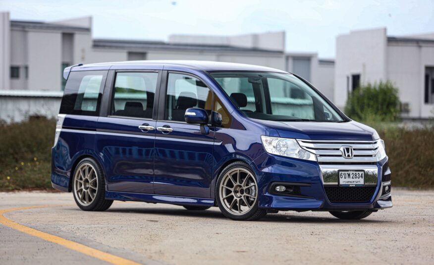 Honda Stepwagon Spada 2.0 PF-รถบ้านมือสอง