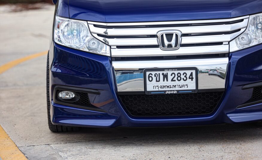 Honda Stepwagon Spada 2.0 PF-รถบ้านมือสอง