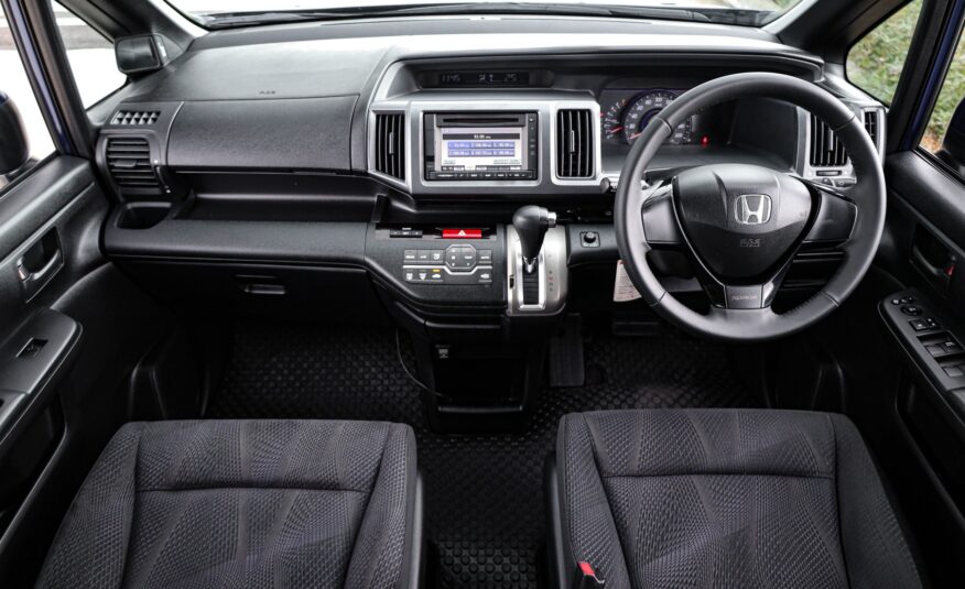 Honda Stepwagon Spada 2.0 PF-รถบ้านมือสอง