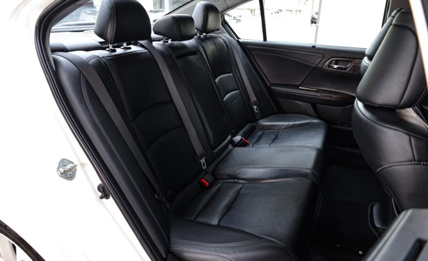 Honda Accord 2.4 Tach PF-รถบ้านมือสอง
