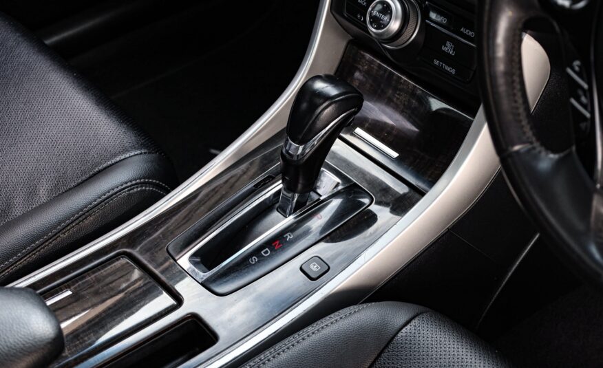Honda Accord 2.4 Tach PF-รถบ้านมือสอง