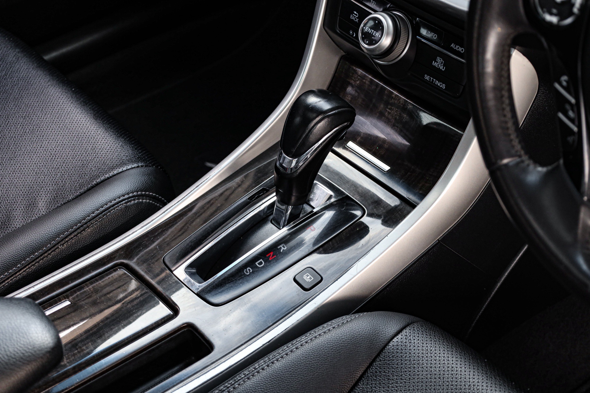 Honda Accord 2.4 Tach PF-รถบ้านมือสอง