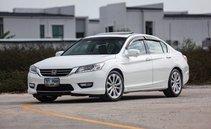 Honda Accord 2.4 Tach PF-รถบ้านมือสอง
