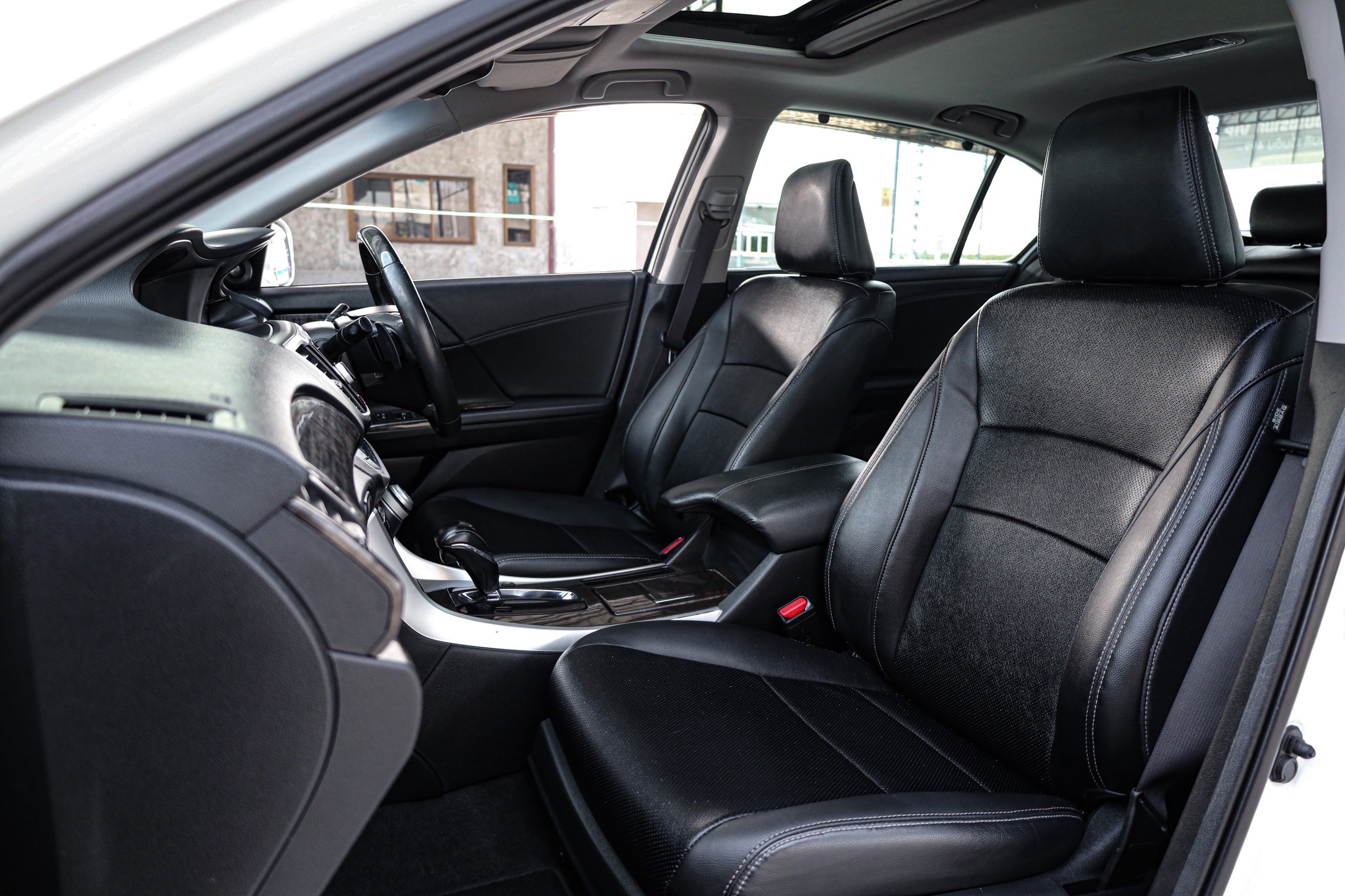 Honda Accord 2.4 Tach PF-รถบ้านมือสอง