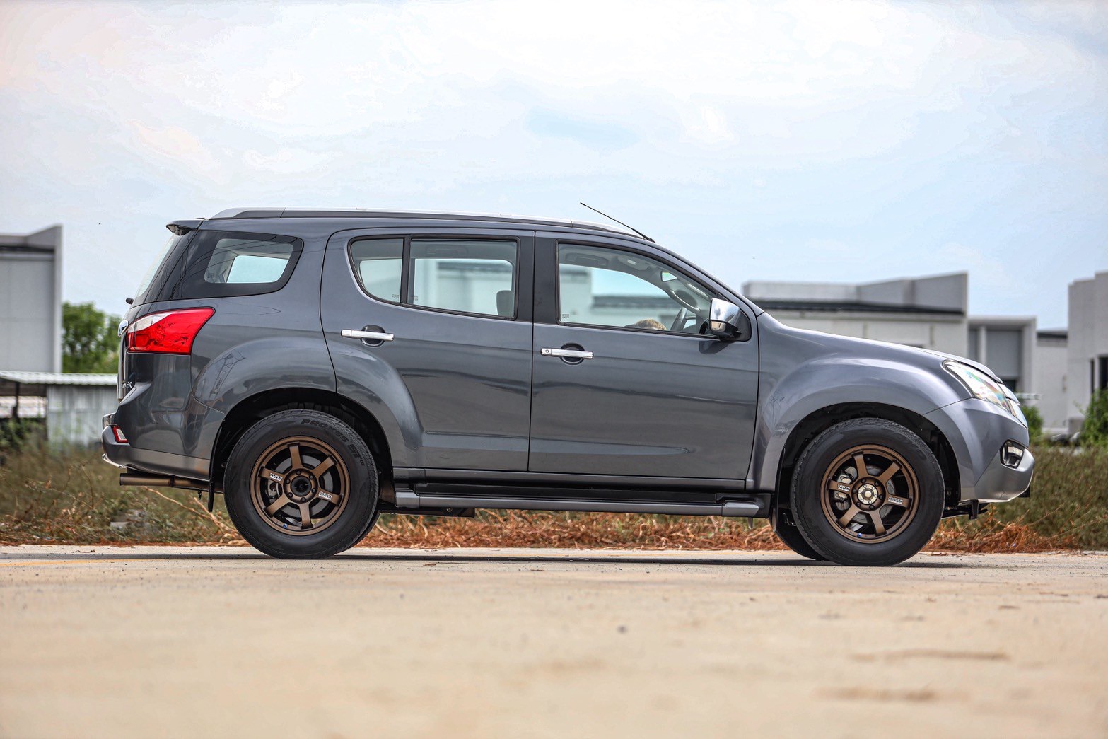 Isuzu Mu-x 1.9 MT PF-รถบ้านมือสอง