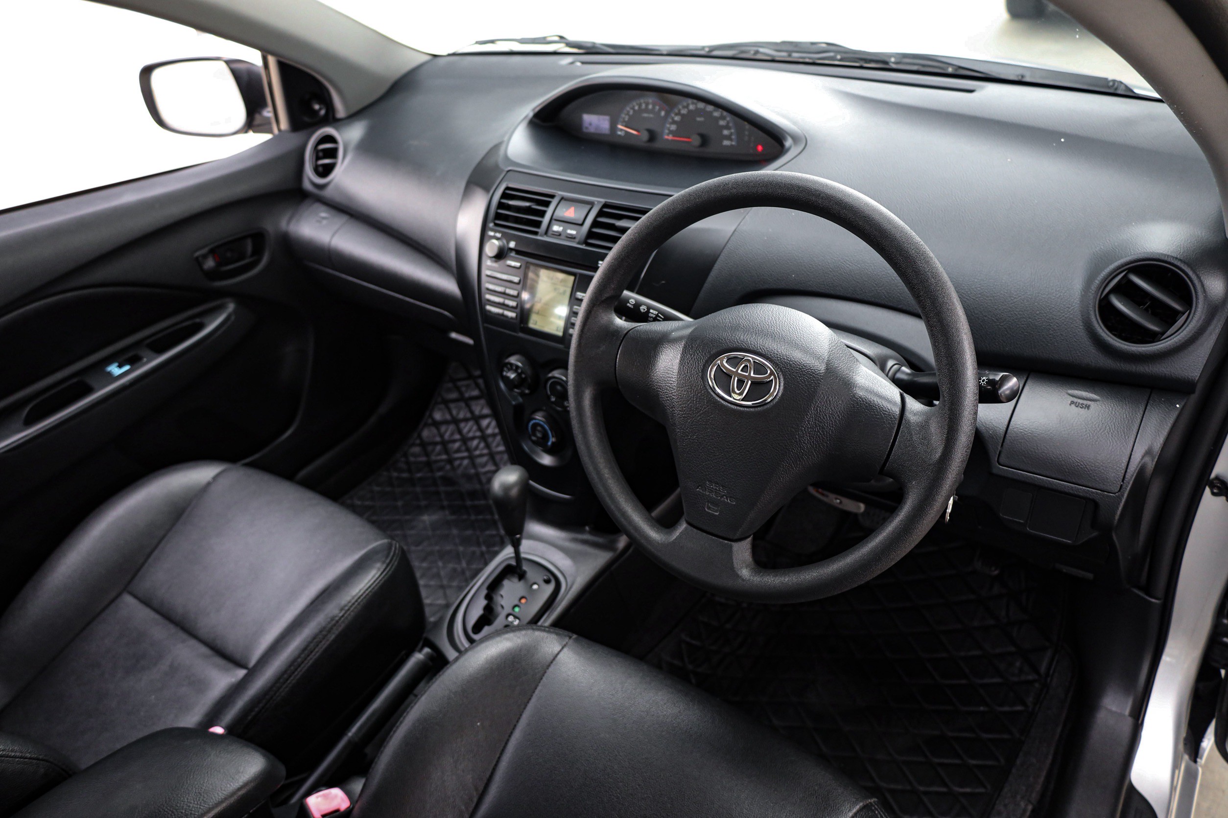 Toyota Vios J PF-รถบ้านมือสอง
