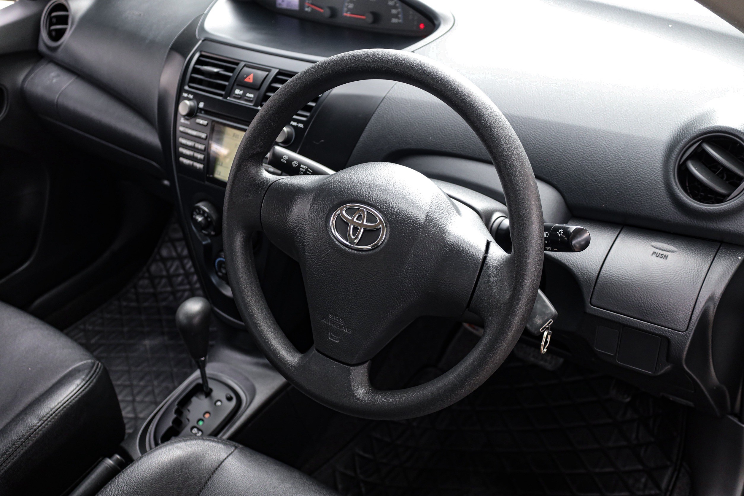 Toyota Vios J PF-รถบ้านมือสอง