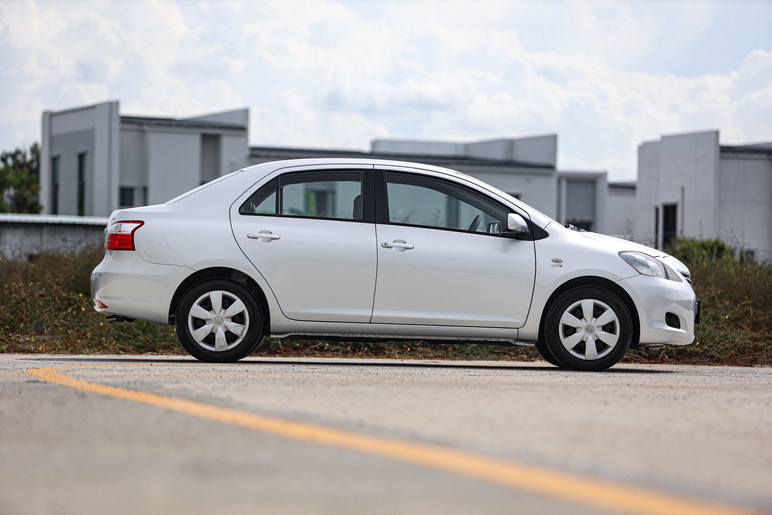 Toyota Vios J PF-รถบ้านมือสอง