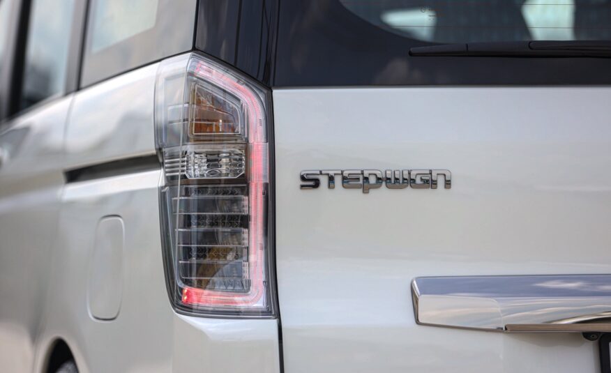 Honda Stepwagon Spada 2.0 EL PF-รถบ้านมือสอง