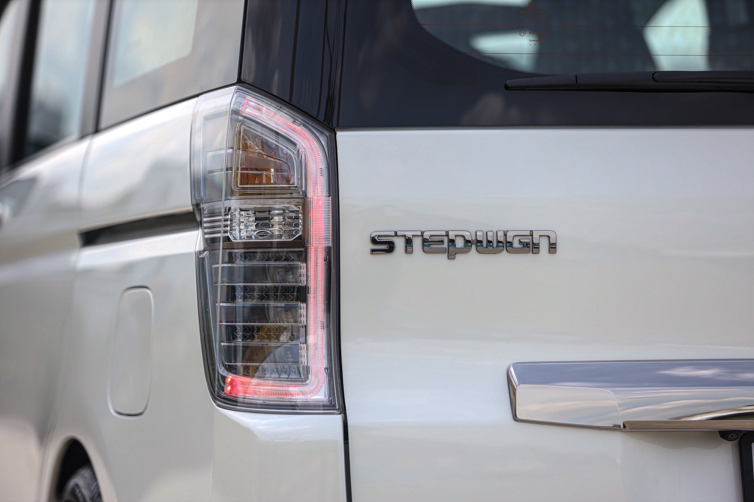 Honda Stepwagon Spada 2.0 EL PF-รถบ้านมือสอง