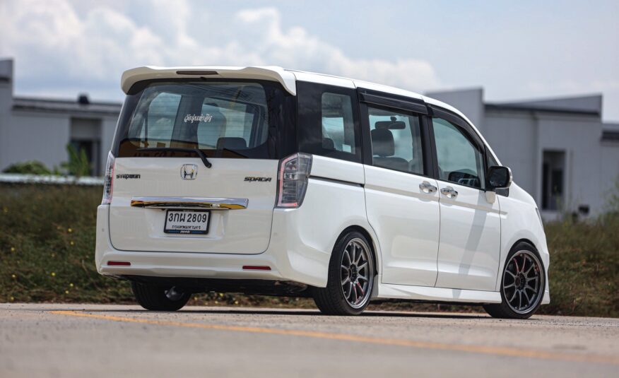 Honda Stepwagon Spada 2.0 EL PF-รถบ้านมือสอง