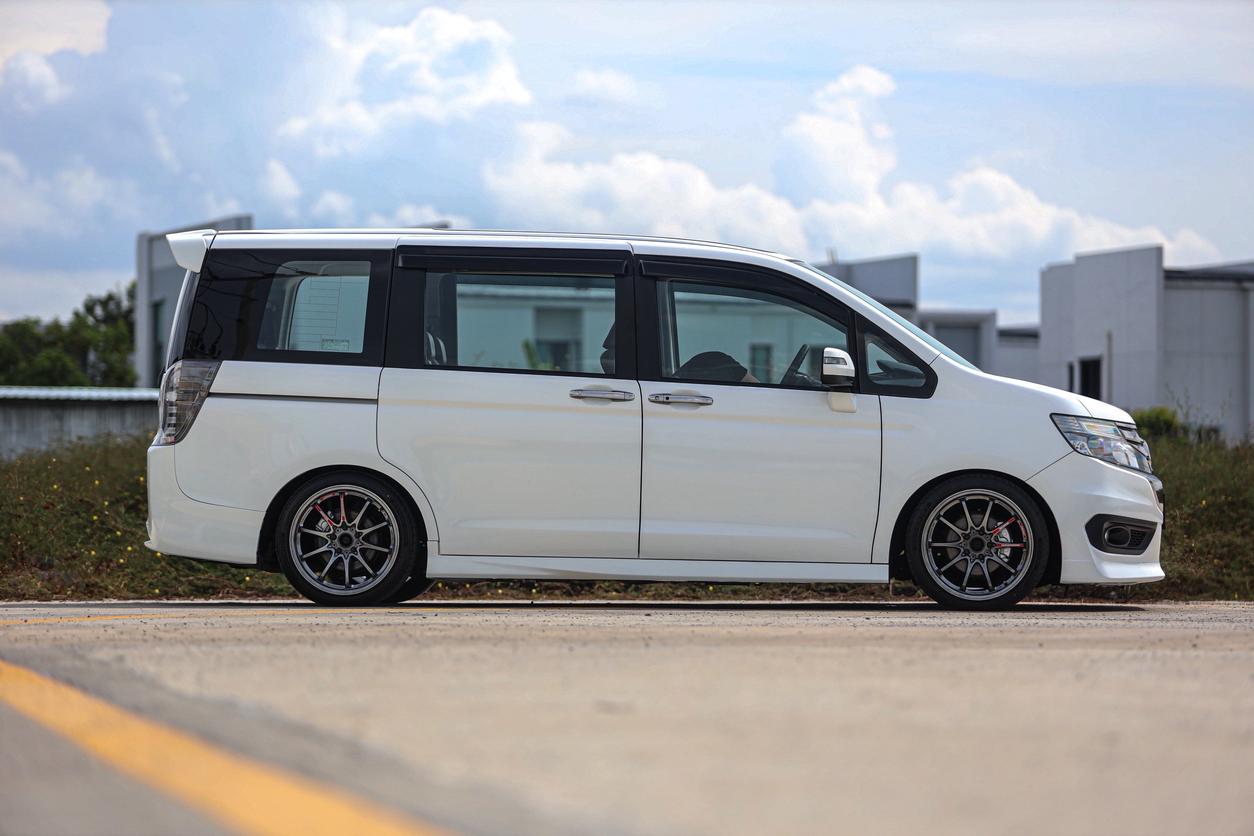 Honda Stepwagon Spada 2.0 EL PF-รถบ้านมือสอง