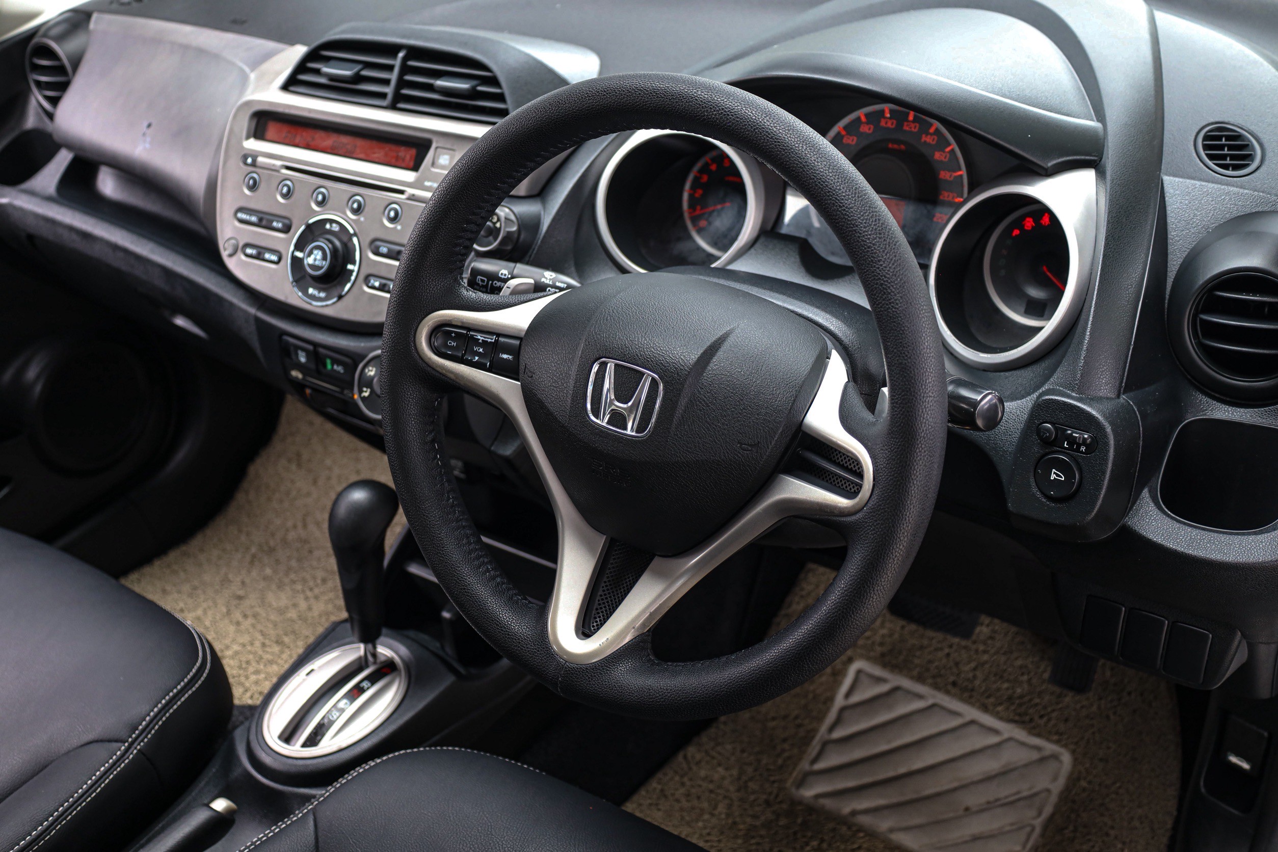 Honda Jazz Ge SV PF-รถบ้านมือสอง