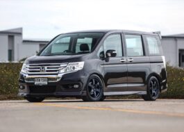 Honda Stepwagon Spada 2.0 JP PF-รถบ้านมือสอง