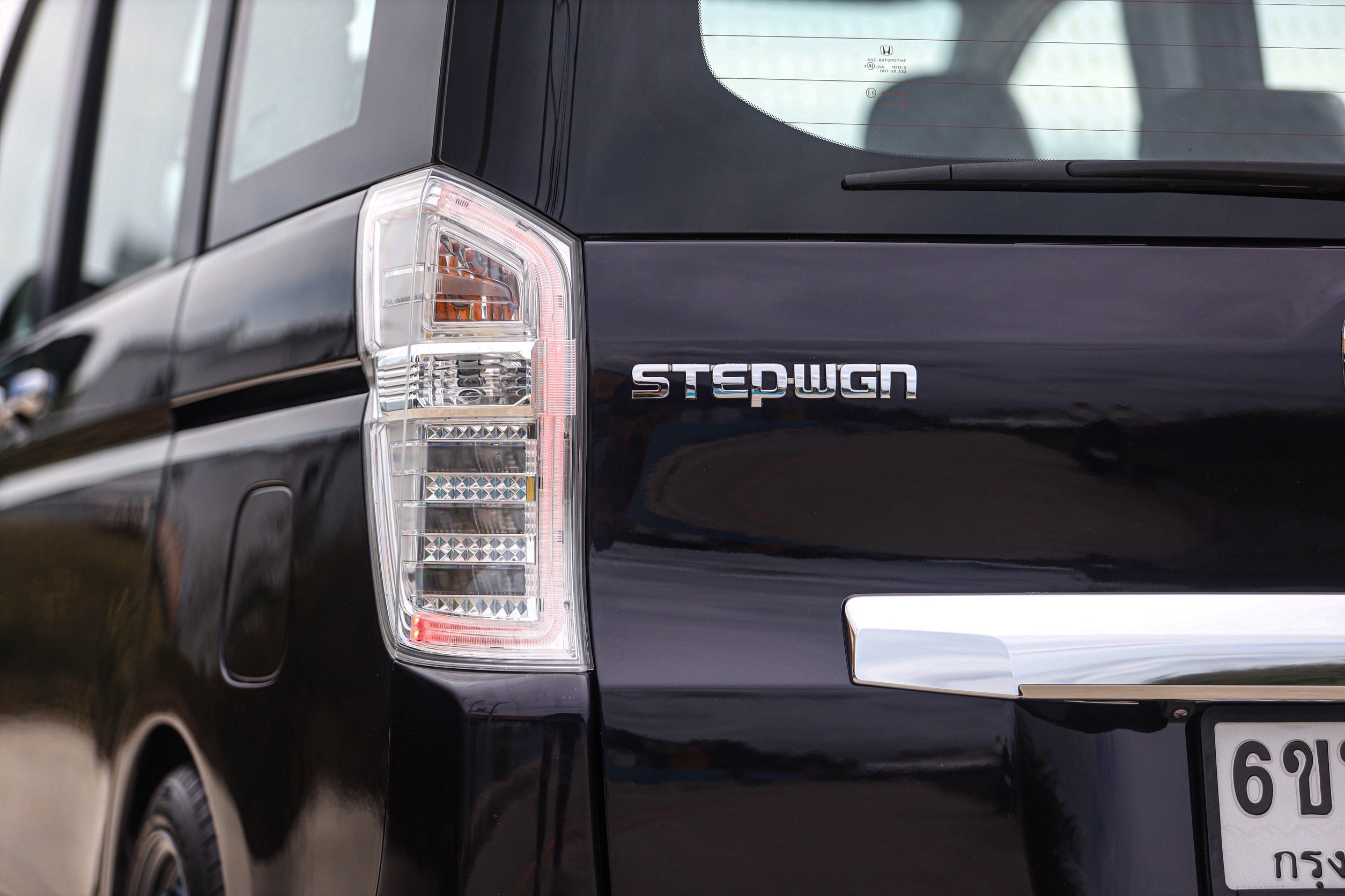 Honda Stepwagon Spada 2.0 JP PF-รถบ้านมือสอง