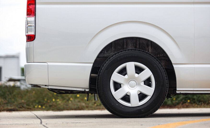 Toyota Commuter 3.0 MT PF-รถบ้านมือสอง
