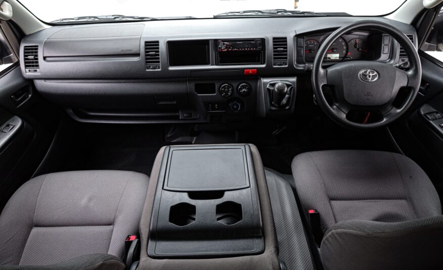 Toyota Commuter 3.0 MT PF-รถบ้านมือสอง
