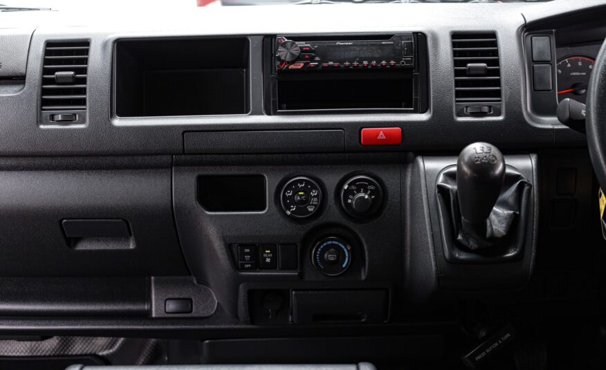 Toyota Commuter 3.0 MT PF-รถบ้านมือสอง