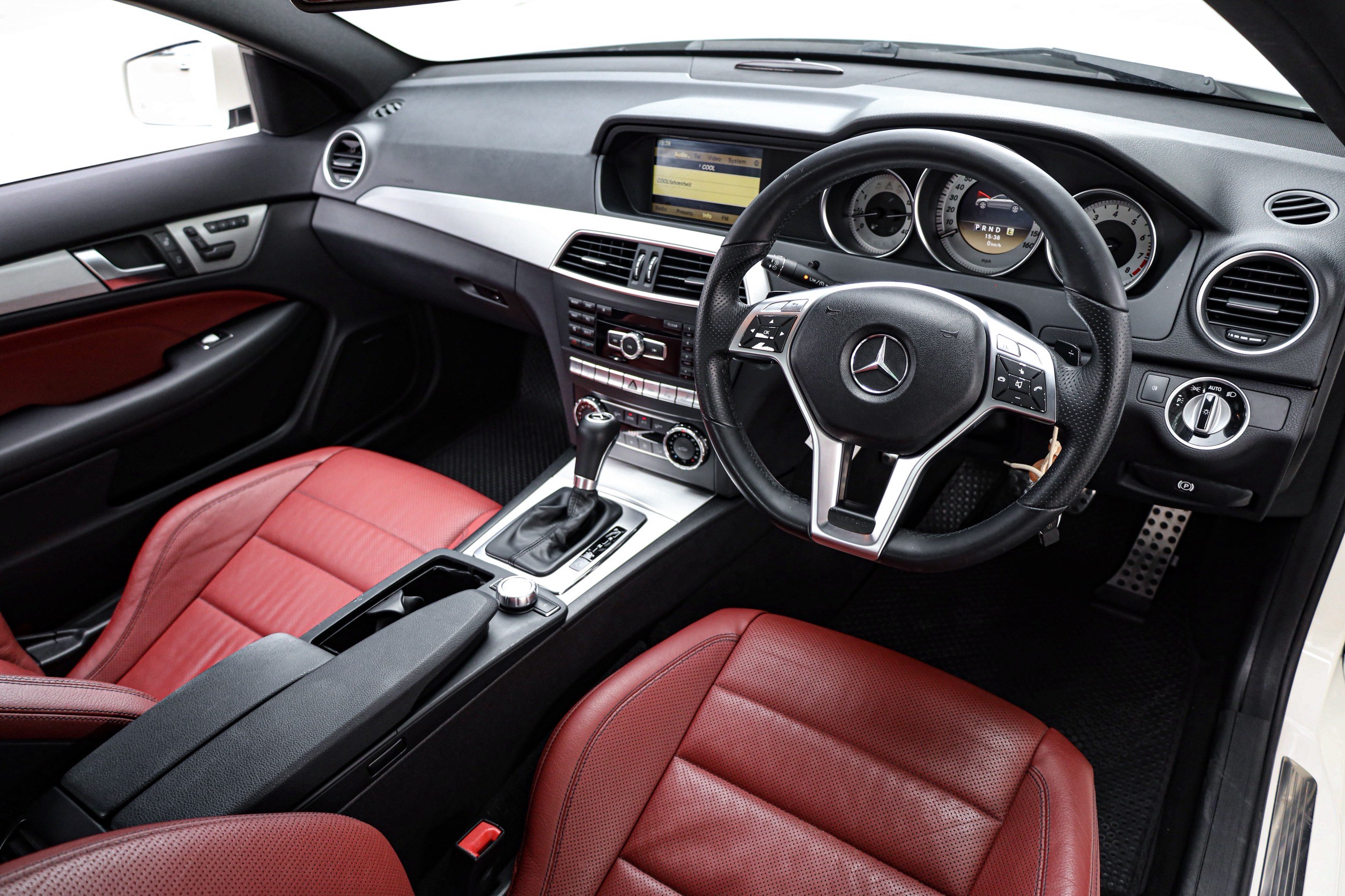 Mercedes Benz C250 Coupe PF-รถบ้านมือสอง