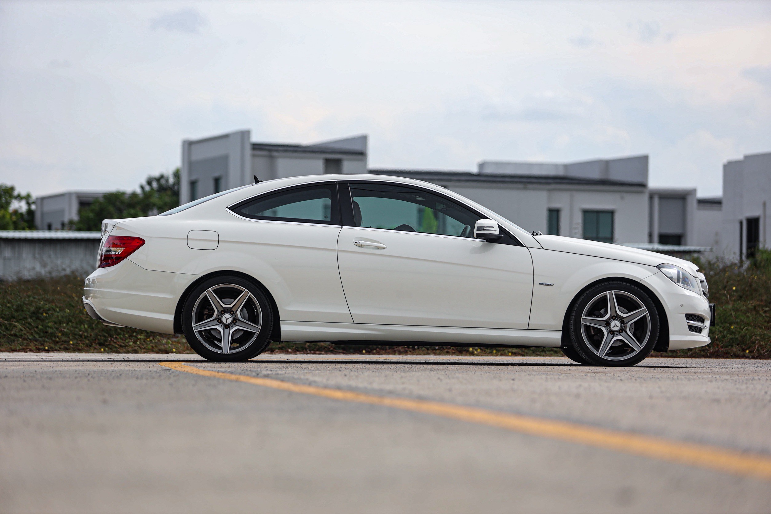Mercedes Benz C250 Coupe PF-รถบ้านมือสอง