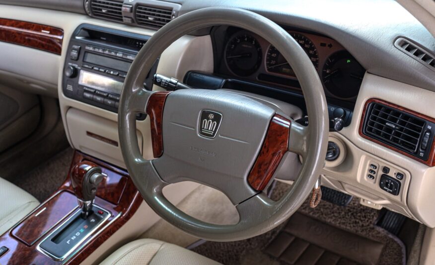 Toyota Crown Royal Saloon PF-รถบ้านมือสอง