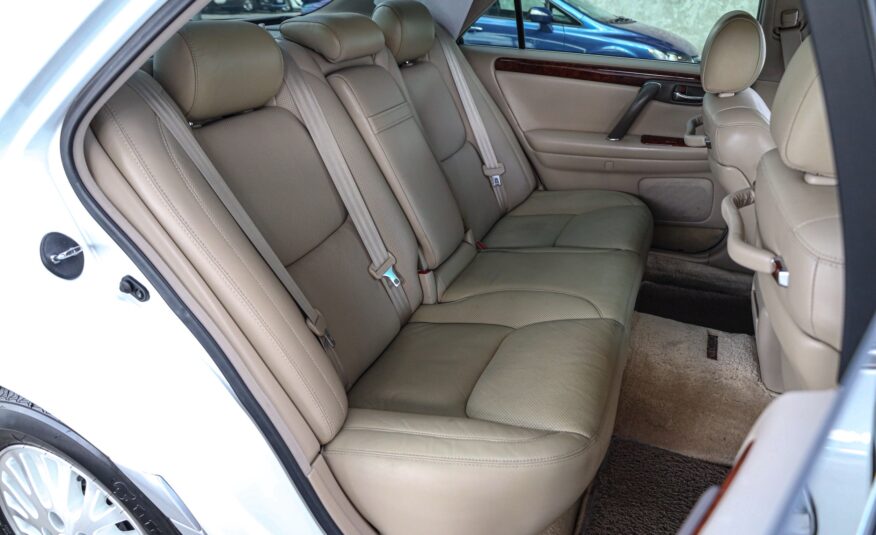 Toyota Crown Royal Saloon PF-รถบ้านมือสอง