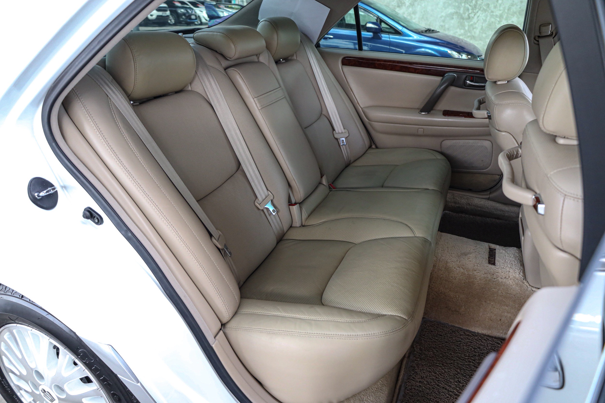 Toyota Crown Royal Saloon PF-รถบ้านมือสอง