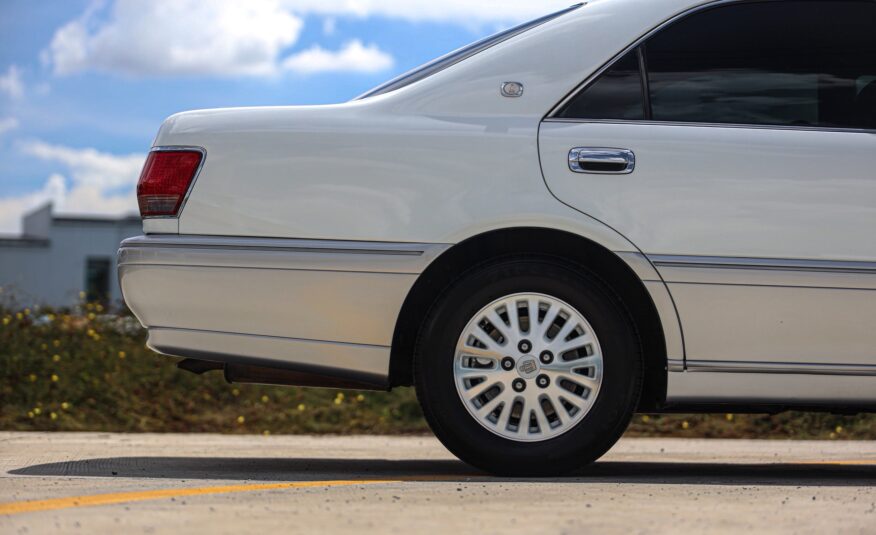 Toyota Crown Royal Saloon PF-รถบ้านมือสอง