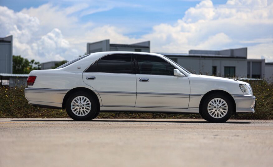 Toyota Crown Royal Saloon PF-รถบ้านมือสอง