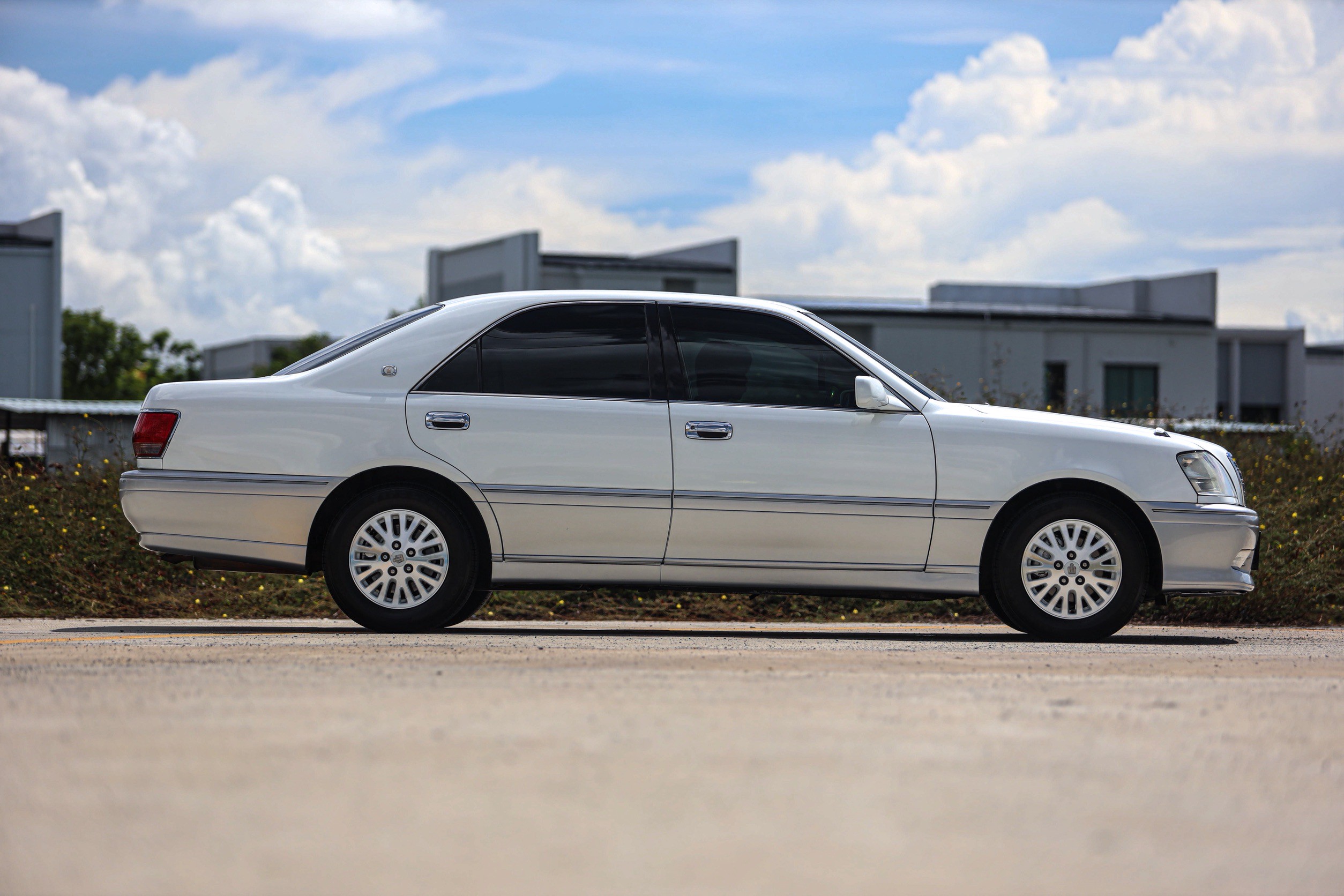 Toyota Crown Royal Saloon PF-รถบ้านมือสอง