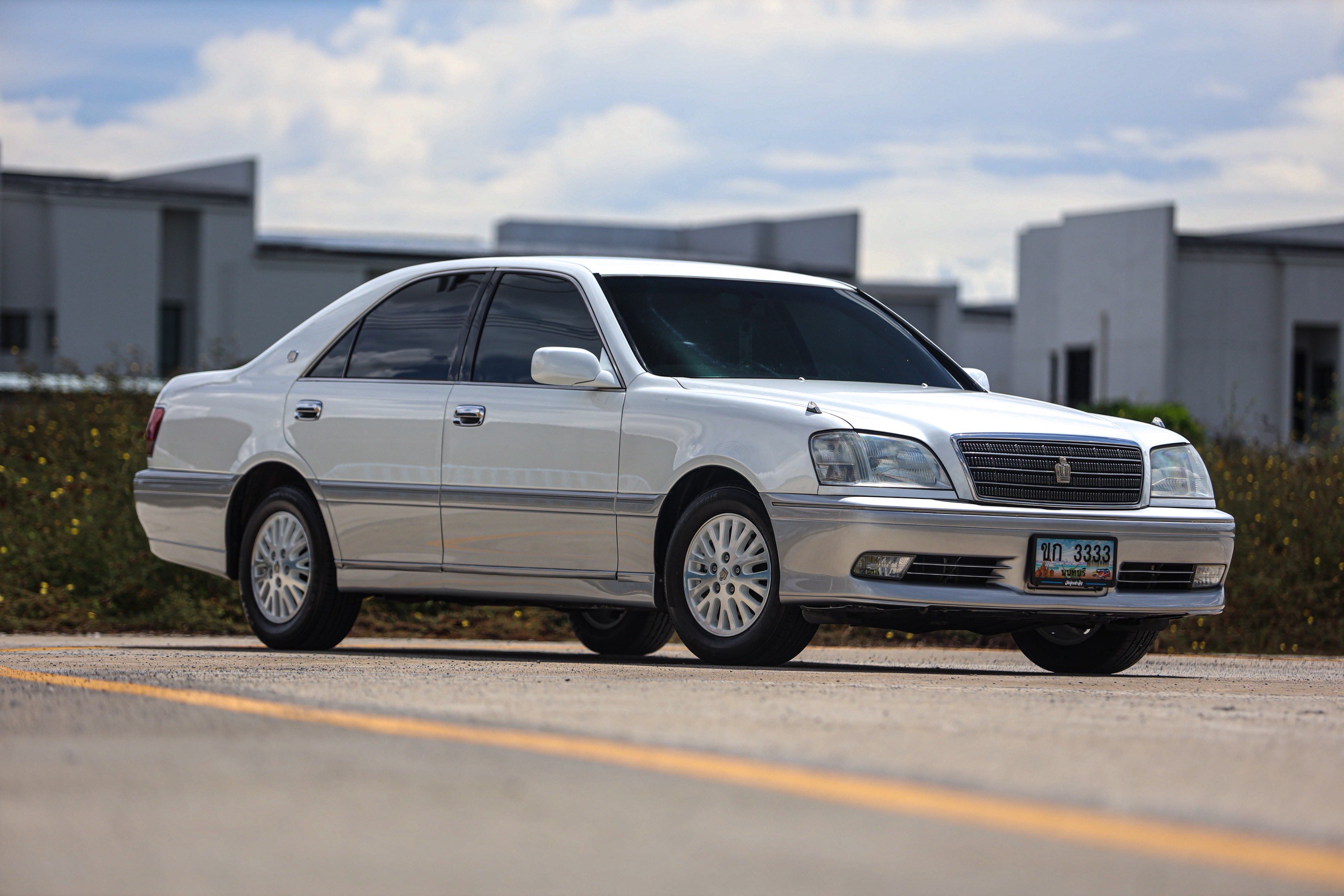 Toyota Crown Royal Saloon PF-รถบ้านมือสอง