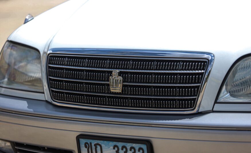 Toyota Crown Royal Saloon PF-รถบ้านมือสอง