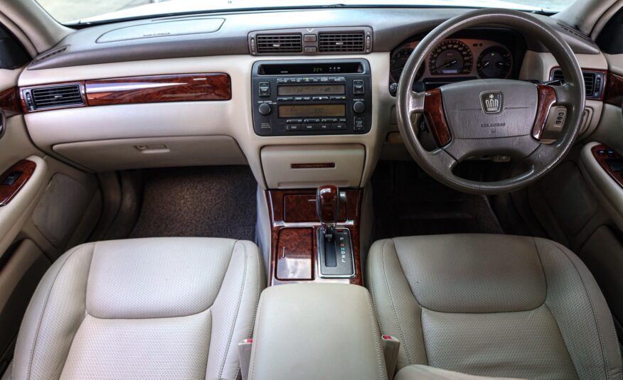 Toyota Crown Royal Saloon PF-รถบ้านมือสอง