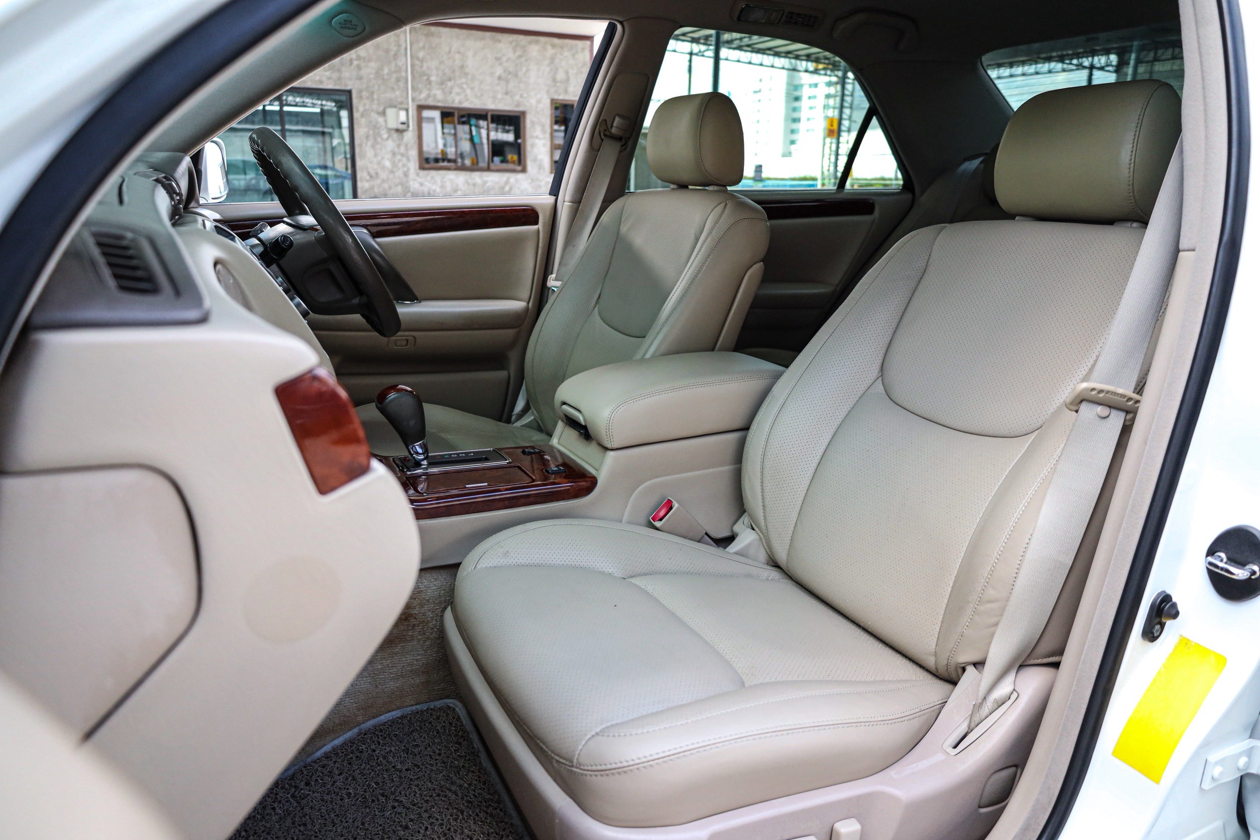 Toyota Crown Royal Saloon PF-รถบ้านมือสอง