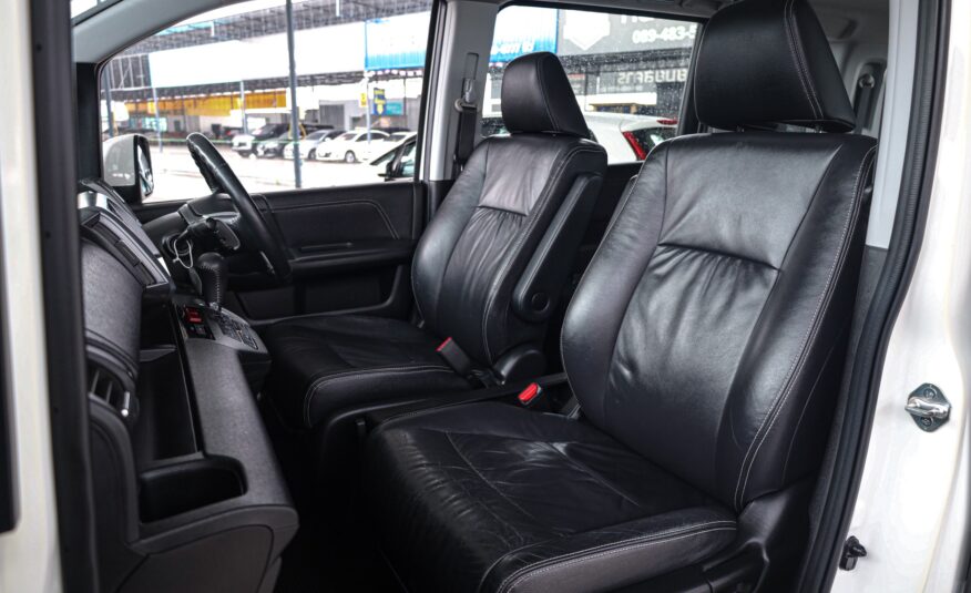 Honda Stepwagon Spada 2.0 EL PF-รถบ้านมือสอง