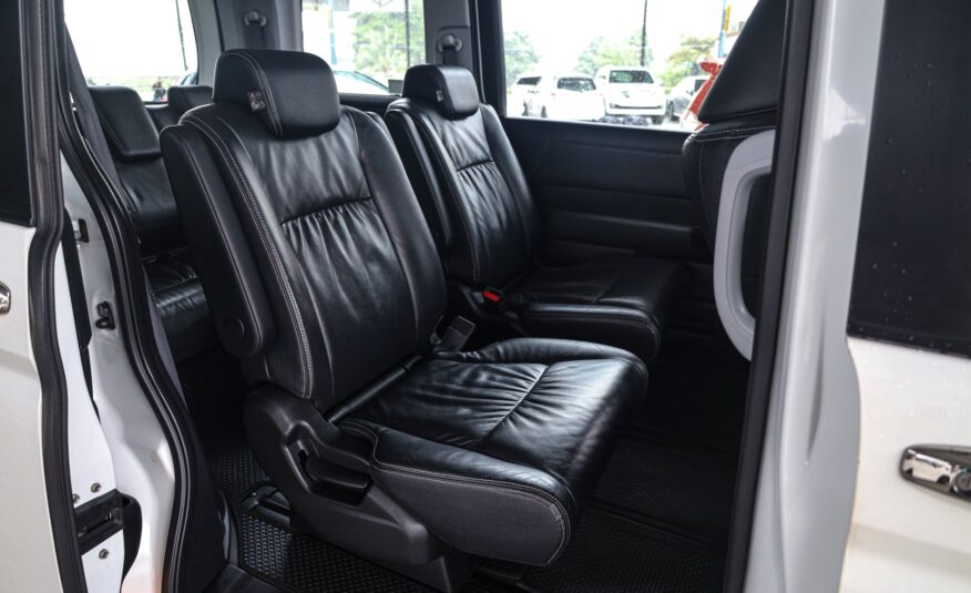 Honda Stepwagon Spada 2.0 EL PF-รถบ้านมือสอง