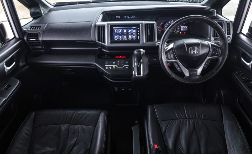 Honda Stepwagon Spada 2.0 EL PF-รถบ้านมือสอง