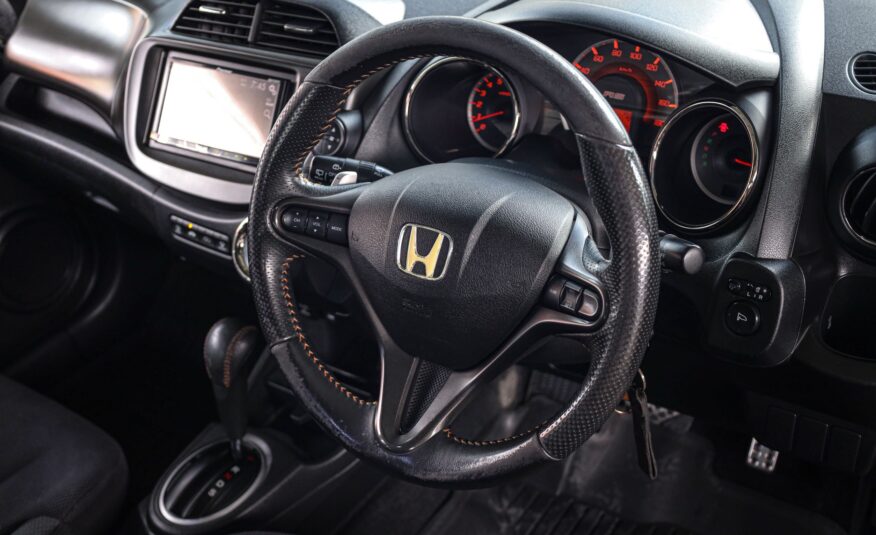 Honda Jazz Ge Japan PF-รถบ้านมือสอง