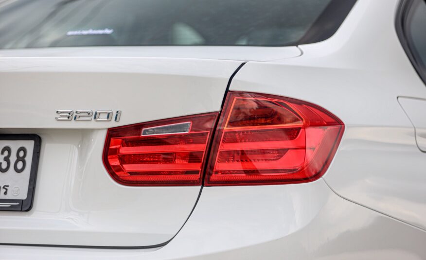 Bmw F30 320i Sport PF-รถบ้านมือสอง